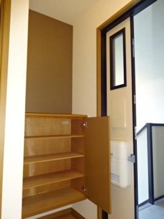 シューズボックス