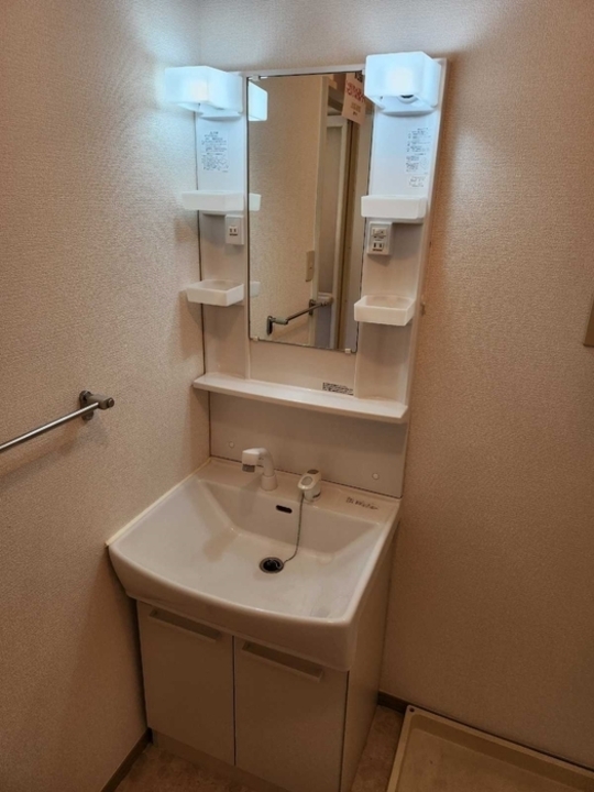 シャワー付洗面化粧台