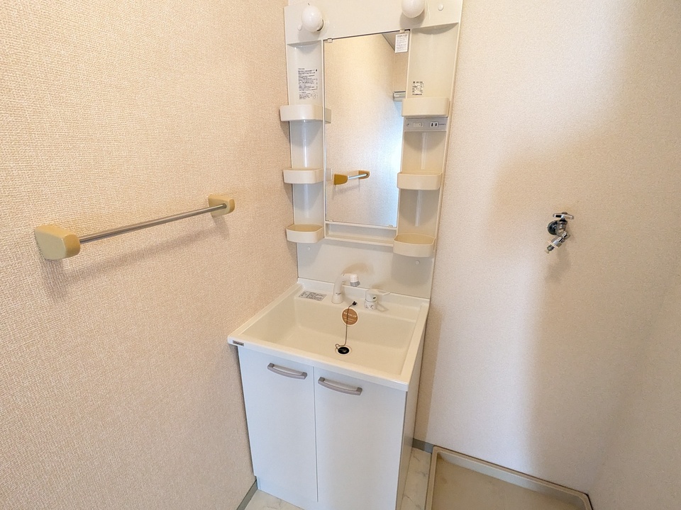 シャワー付洗面化粧台