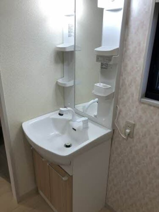 シャワー付洗面化粧台