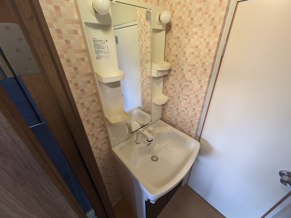 シャワー付洗面化粧台