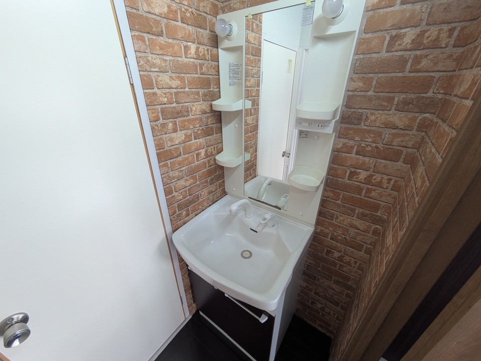 シャワー付洗面化粧台