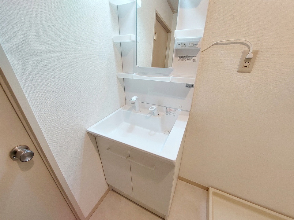 シャワー付洗面化粧台