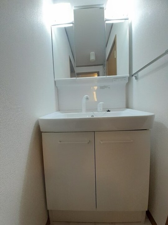 シャワー付洗面化粧台