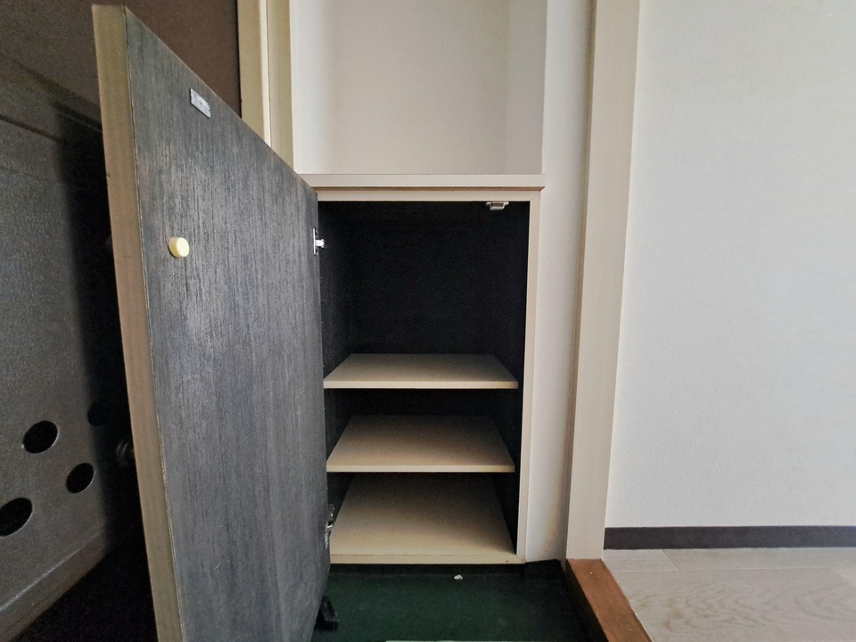 シューズボックス