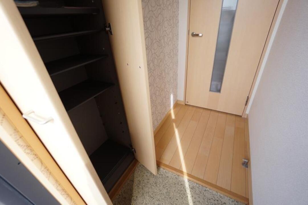 シューズボックス