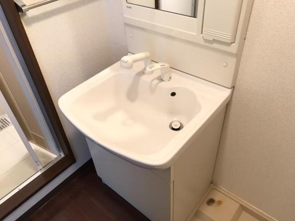 シャワー付洗面化粧台