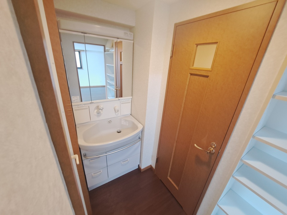 シャワー付洗面化粧台