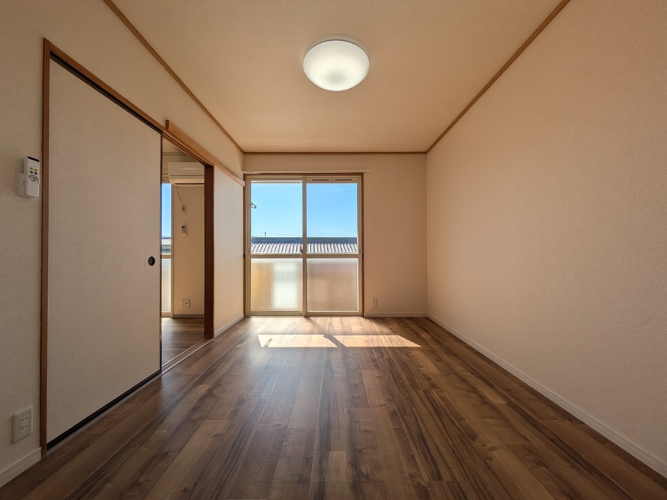 洋室（南西側）