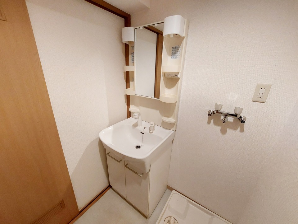 シャワー付洗面化粧台