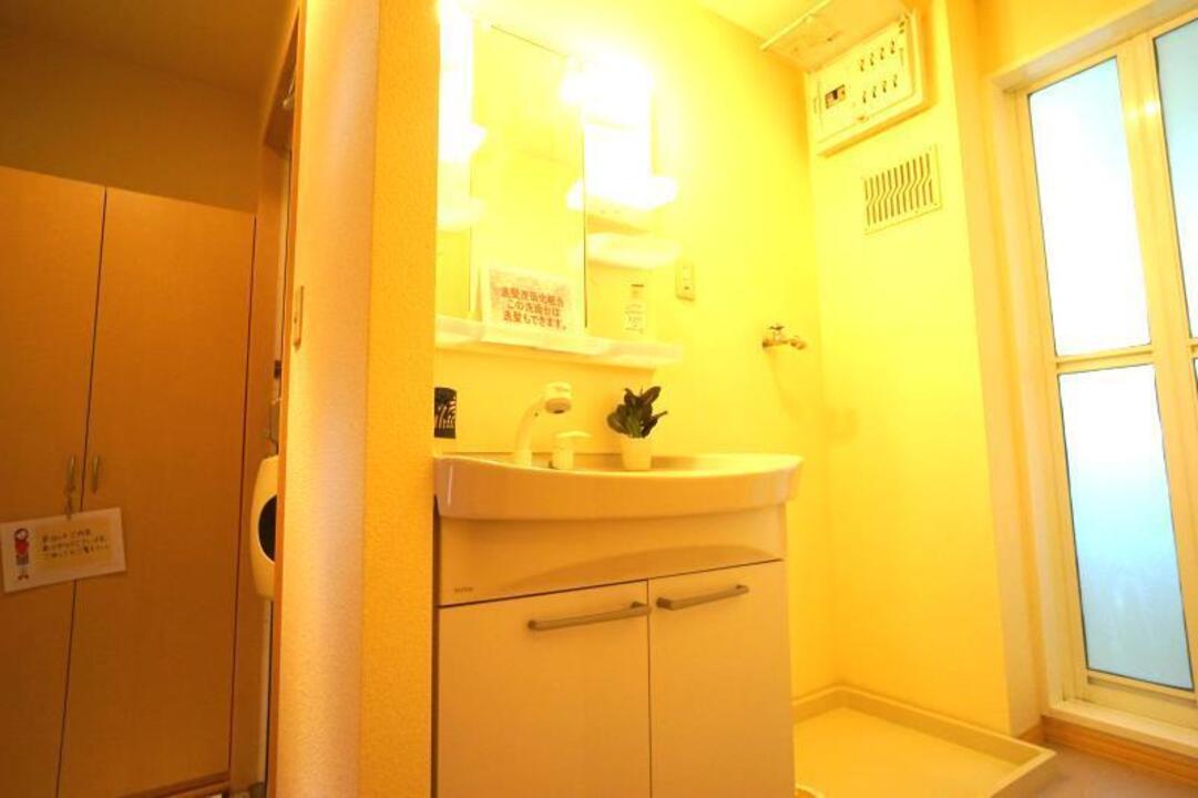 シャワー付洗面化粧台