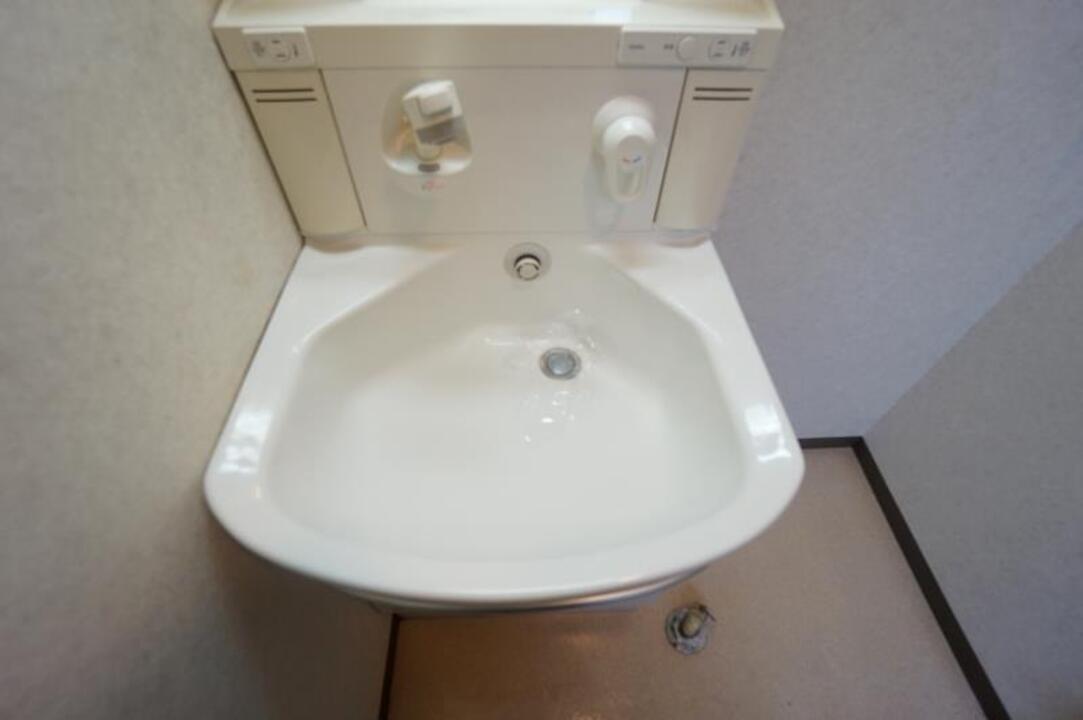 シャワー付洗面化粧台