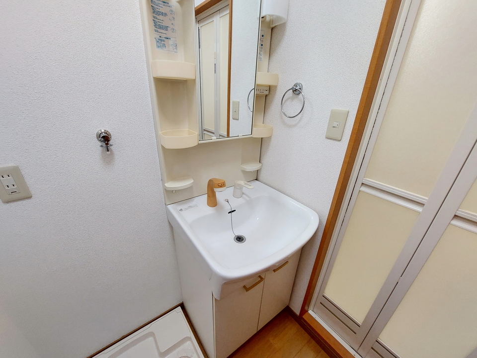 シャワー付洗面化粧台