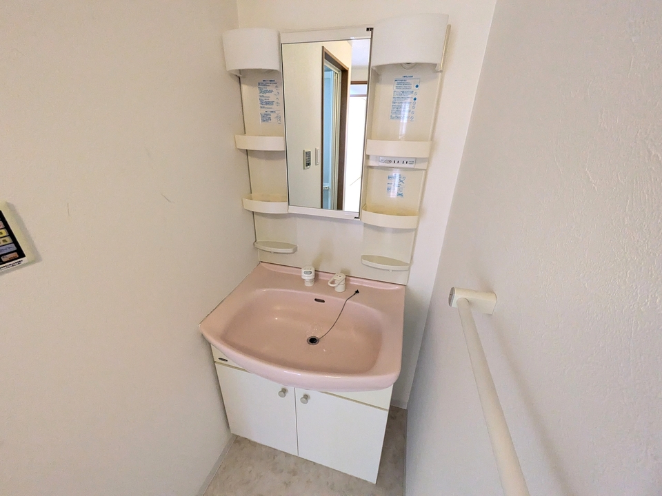 シャワー付洗面化粧台