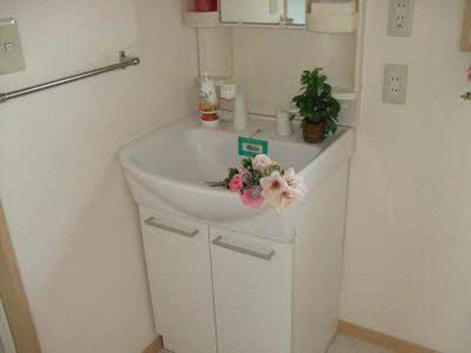 シャワー付洗面化粧台