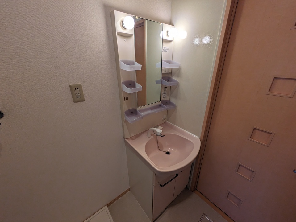 シャワー付洗面化粧台