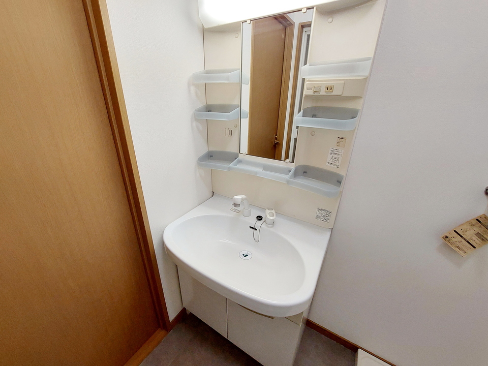 シャワー付洗面化粧台