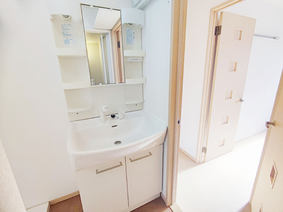 シャワー付洗面化粧台