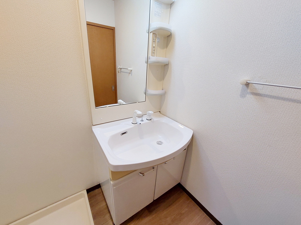 シャワー付洗面化粧台