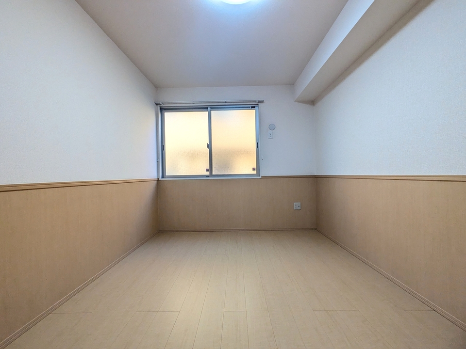 洋室（北東側）