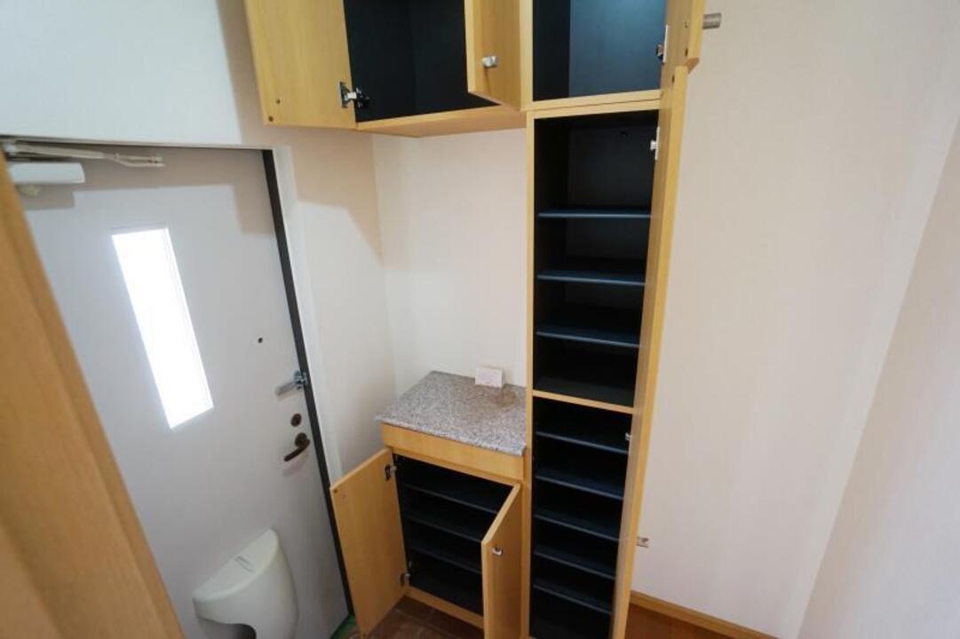 シューズボックス