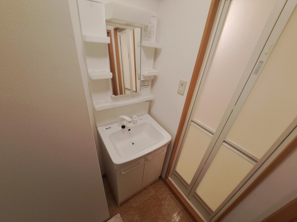 シャワー付洗面化粧台