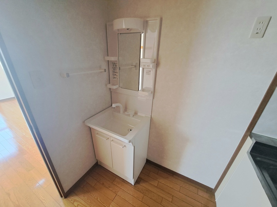 シャワー付洗面化粧台
