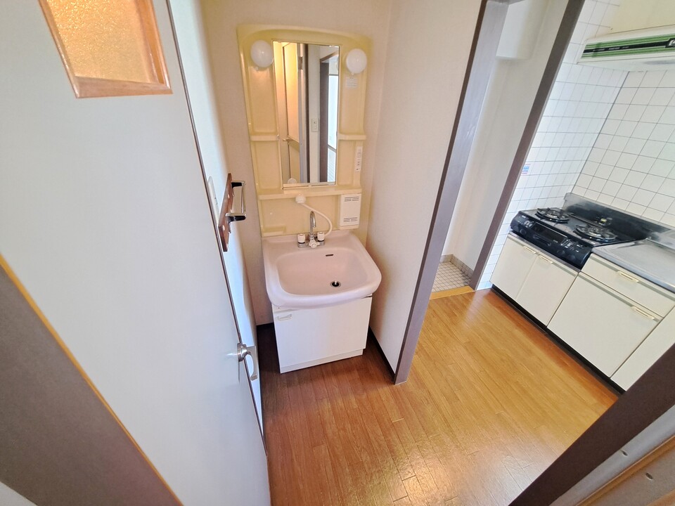 シャワー付洗面化粧台