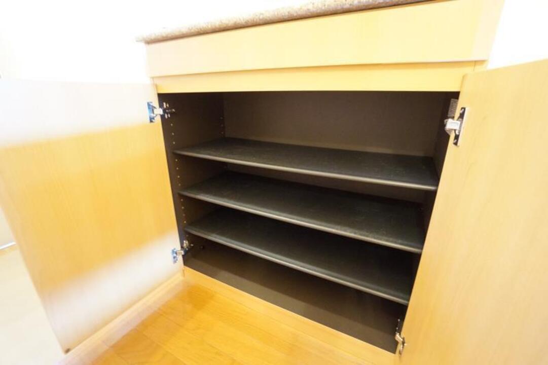 シューズボックス