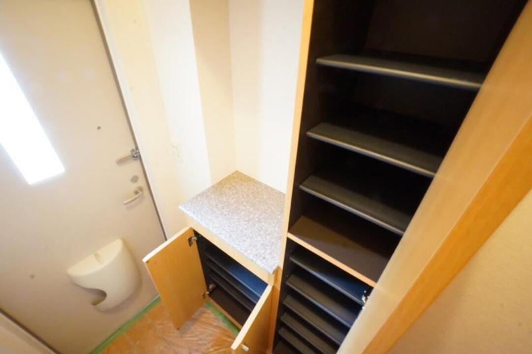 シューズボックス