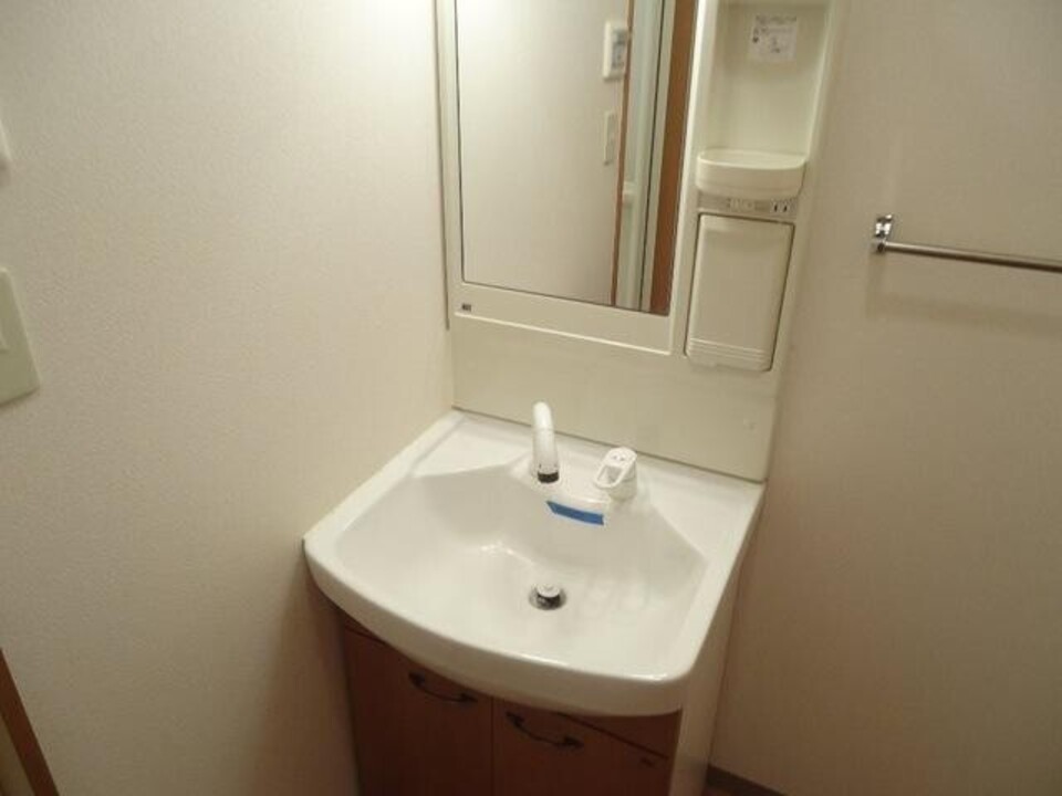 シャワー付洗面化粧台