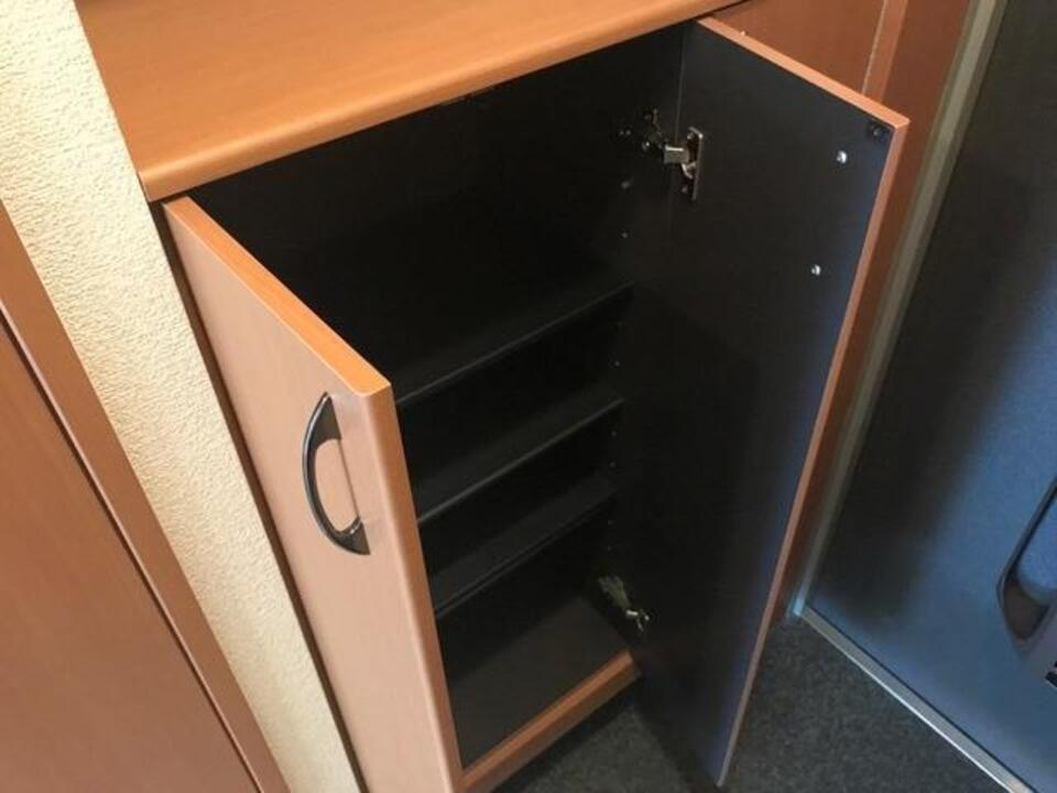 シューズボックス