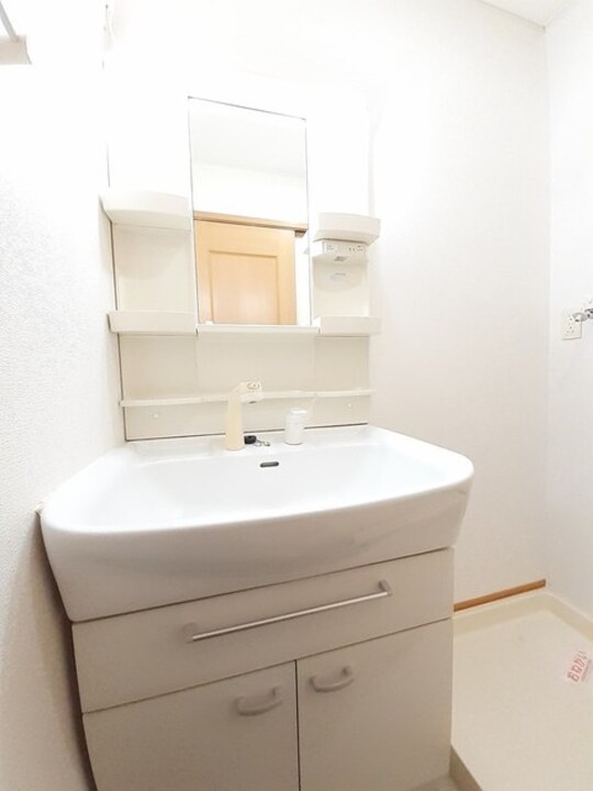 シャワー付洗面化粧台