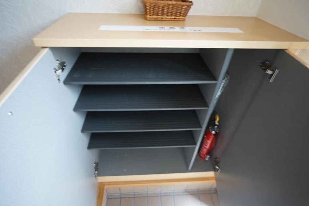 シューズボックス