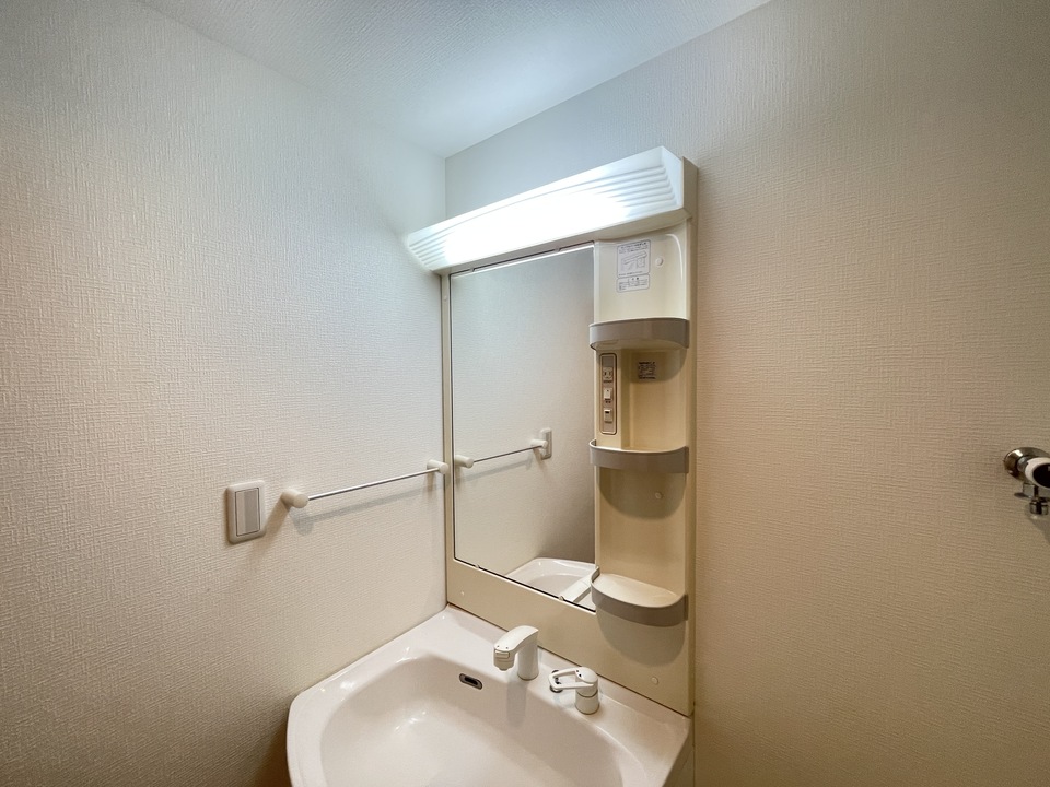 シャワー付洗面化粧台