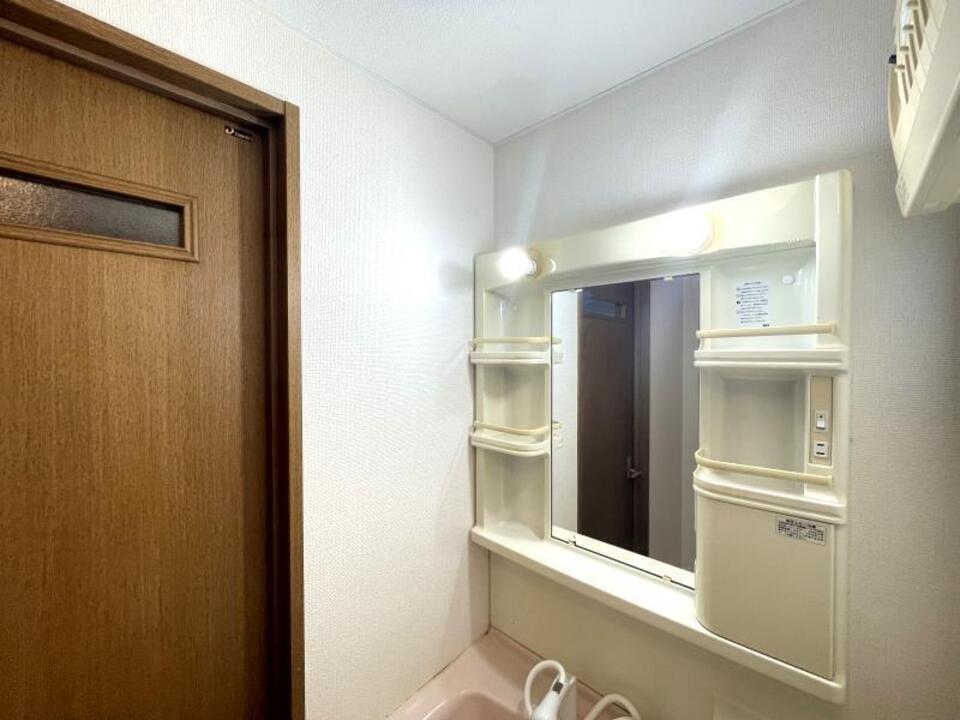 シャワー付洗面化粧台