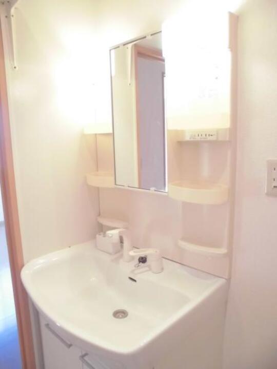 シャワー付洗面化粧台