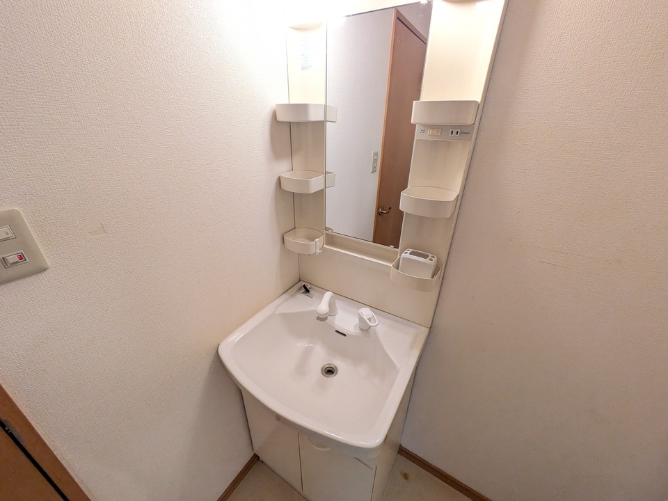 シャワー付洗面化粧台