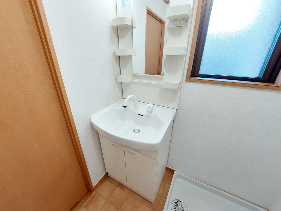 シャワー付洗面化粧台