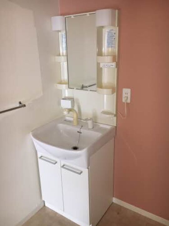 シャワー付洗面化粧台