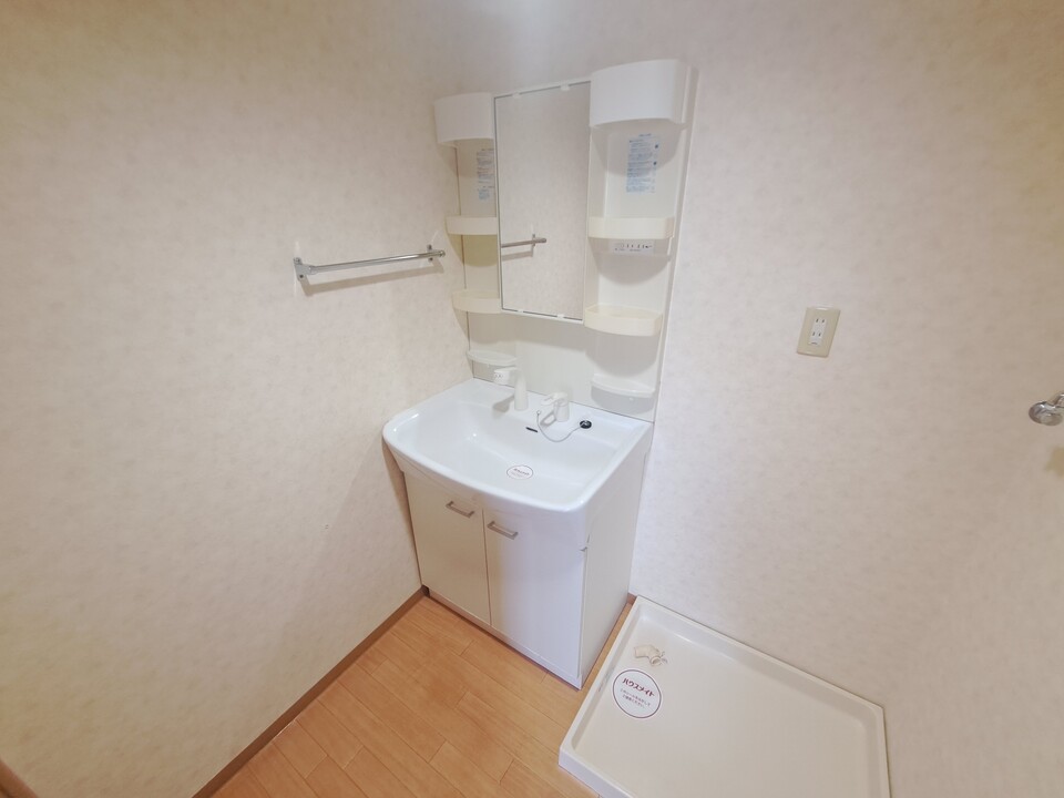 シャワー付洗面化粧台