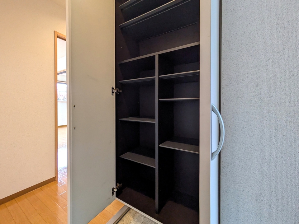 シューズボックス