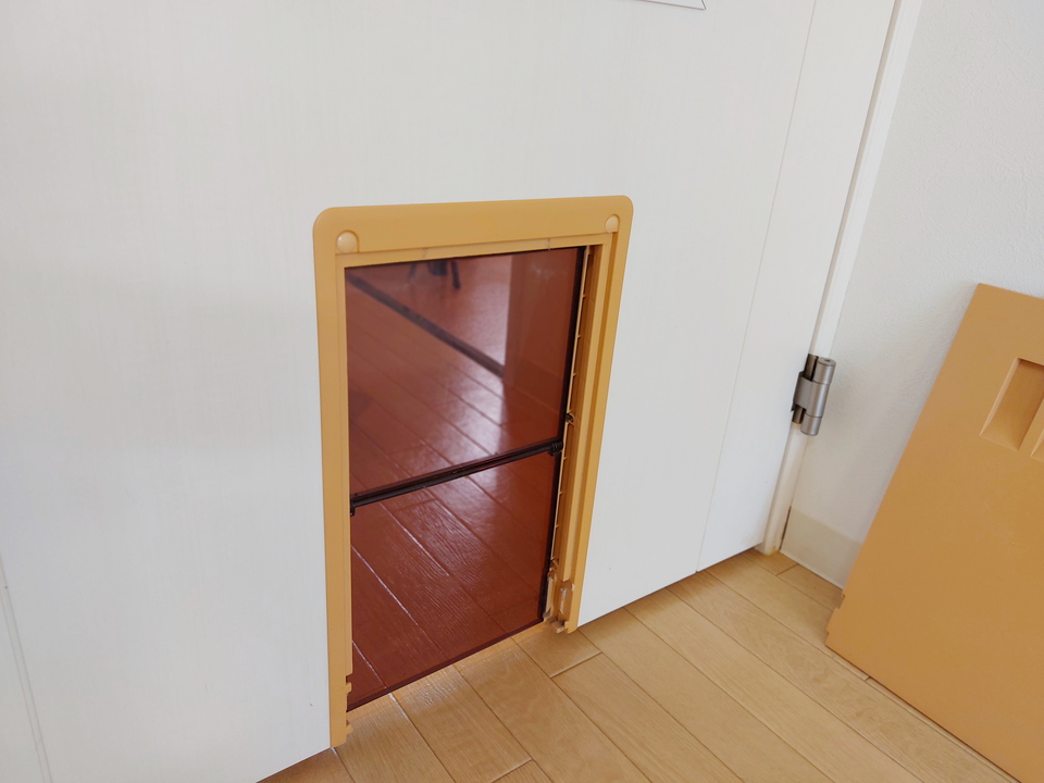 ペット出入口扉