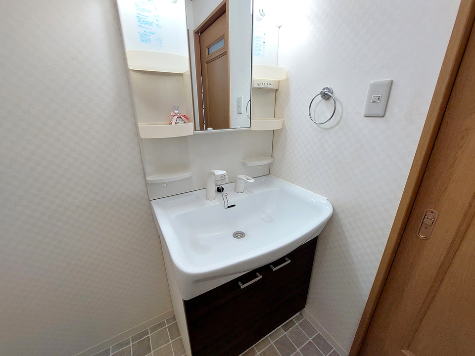 シャワー付洗面化粧台