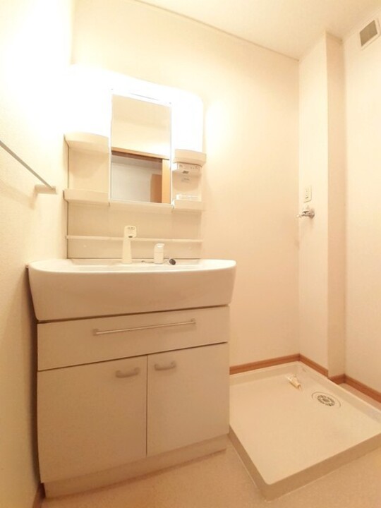 シャワー付洗面化粧台