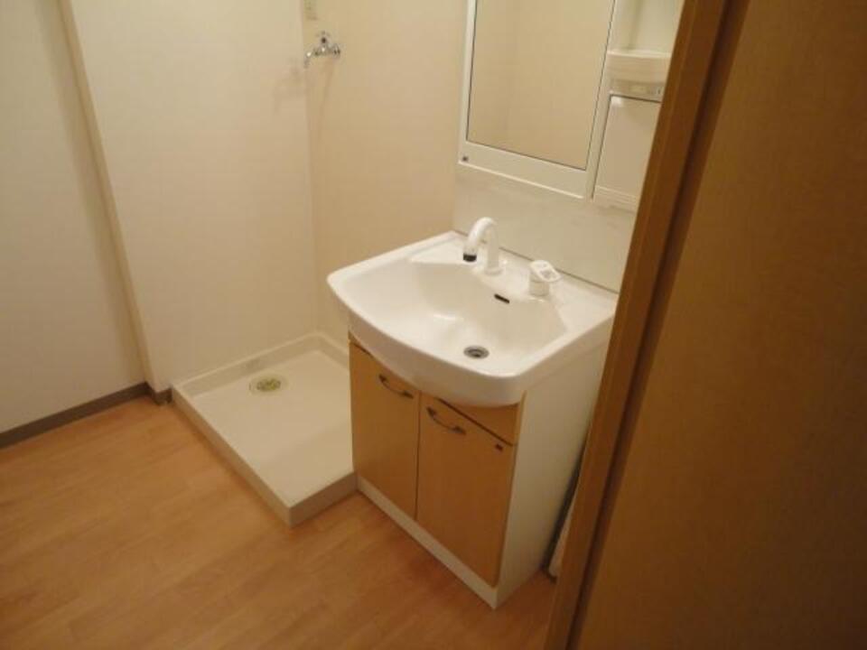 シャワー付洗面化粧台