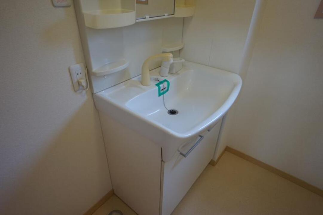 シャワー付洗面化粧台