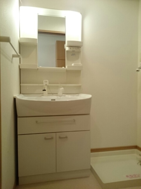 シャワー付洗面化粧台