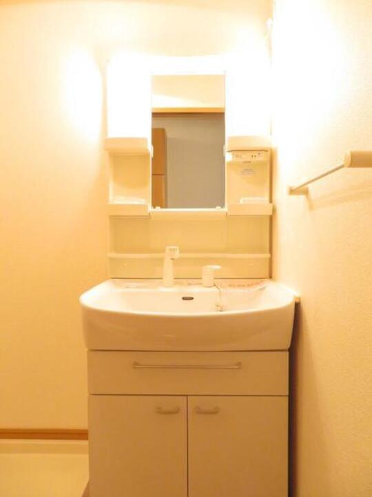 シャワー付洗面化粧台