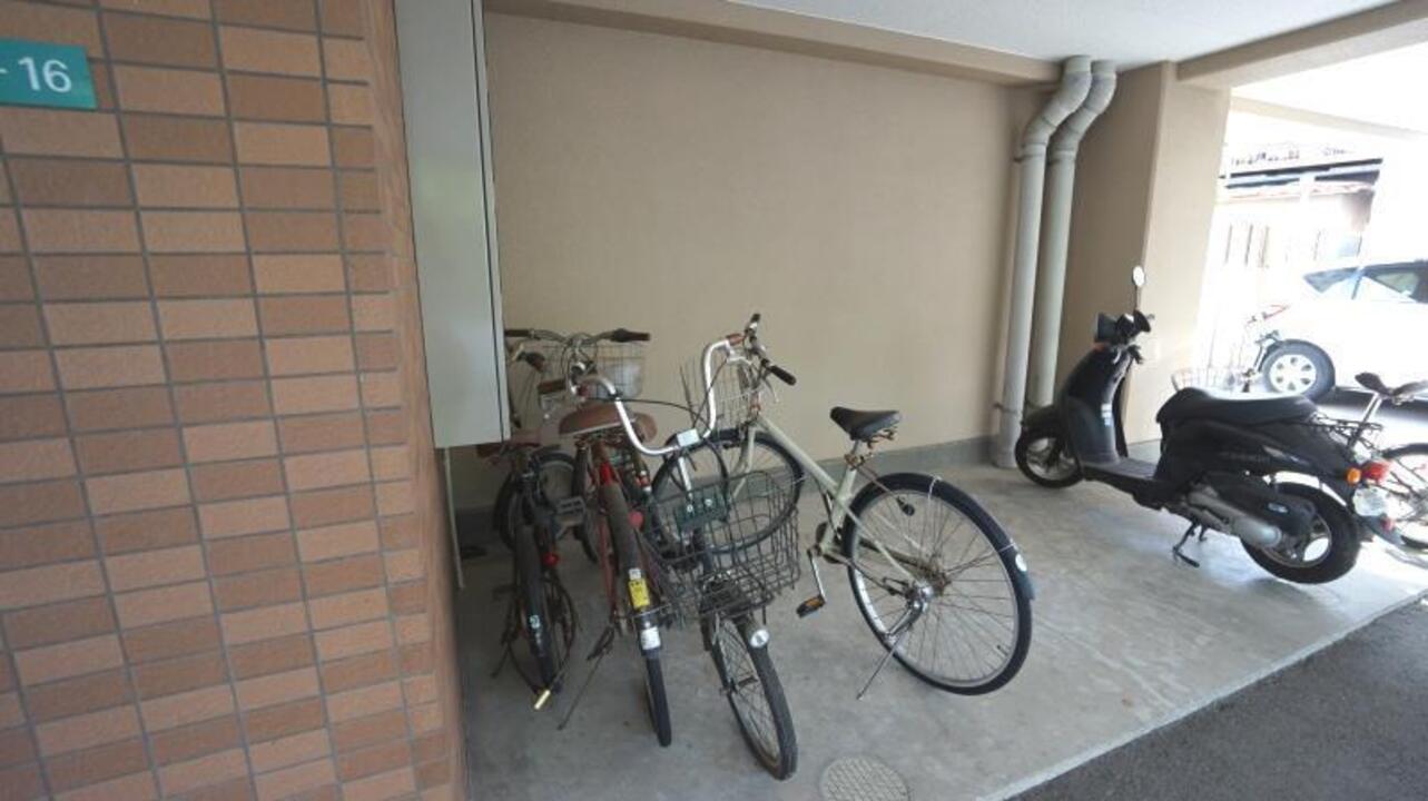 駐輪場